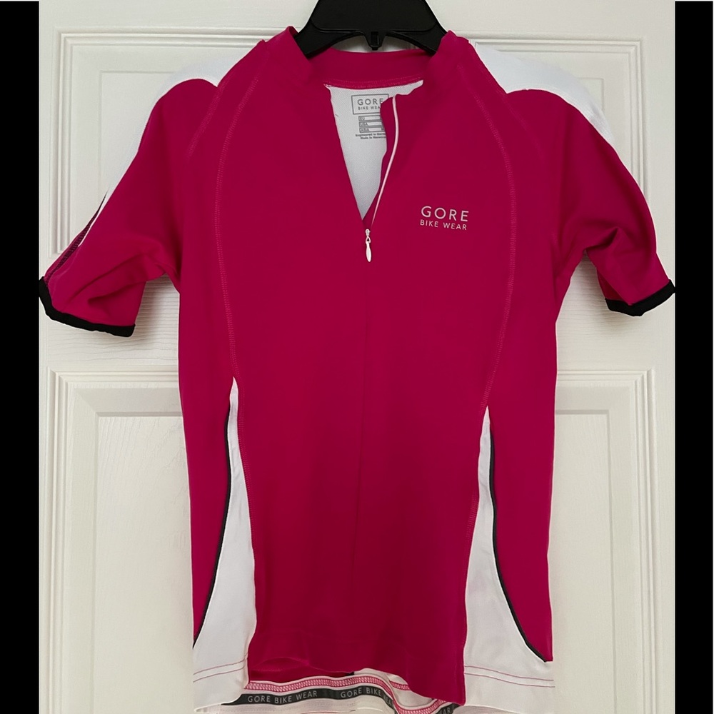 Gore Cycling shirt, 3 back pockets. Small